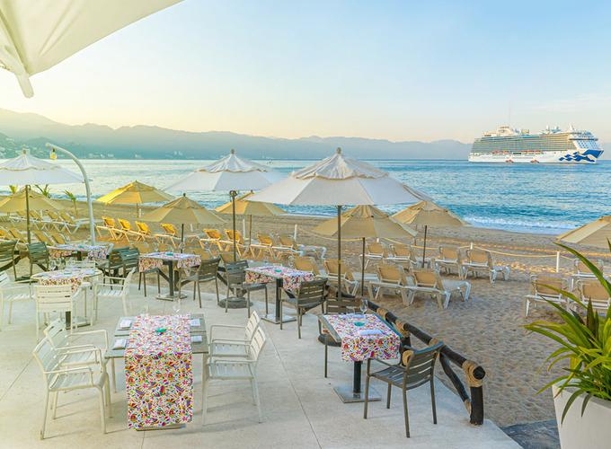 Beach snack Krystal Grand® Puerto Vallarta Beach snack Krystal Grand® Puerto Vallarta
